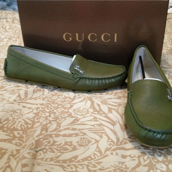 Gucci NWOT driving moccasins new in box - Picture 2 of 4